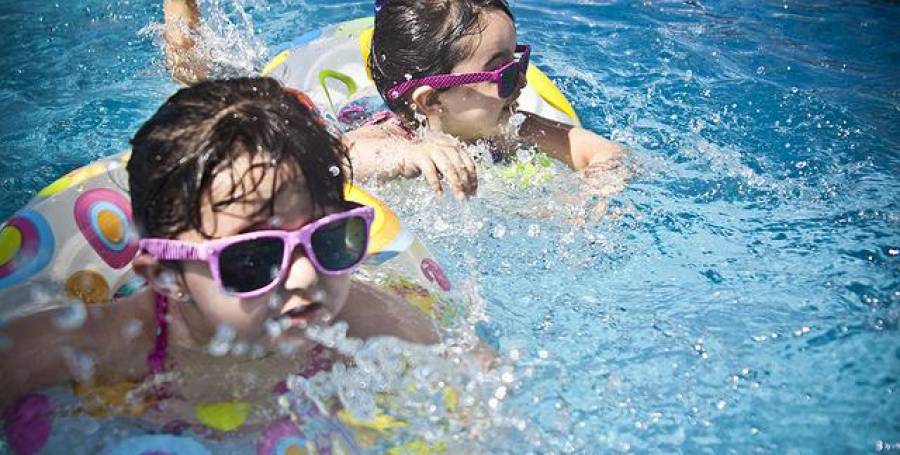 Piscina em condomínio: visitantes podem usar?